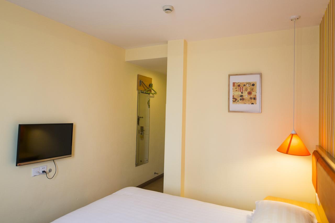 Home Inn Tianjin Weijin Road Tianjin University Екстер'єр фото